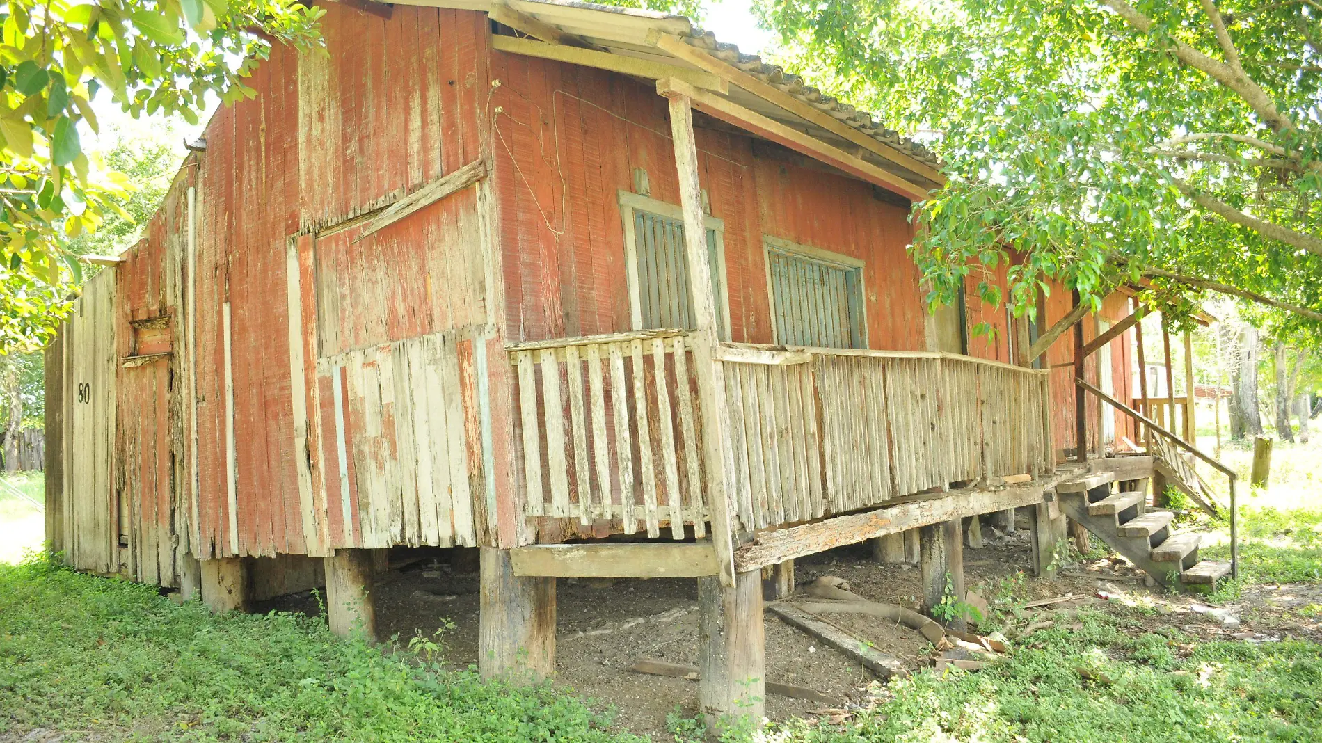 Una vivienda deshabitada sigue en pie en Estación Mascareñas 